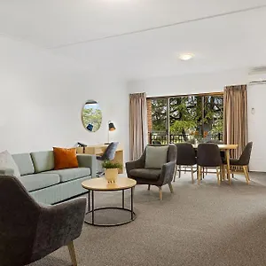 Oxley Court Serviced Aparthotel